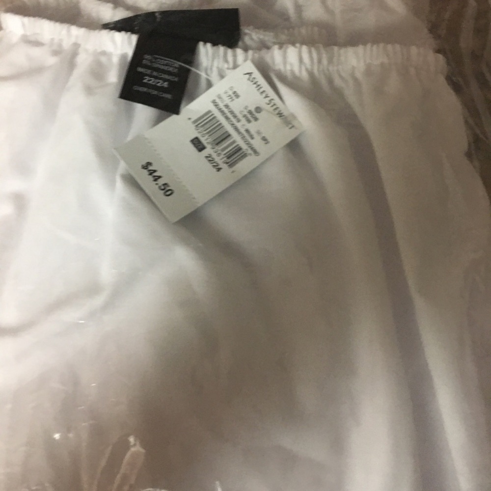 ๐ ASHLEY STEWART WHITE BLOUSE NWT - Picture 3 of 4
